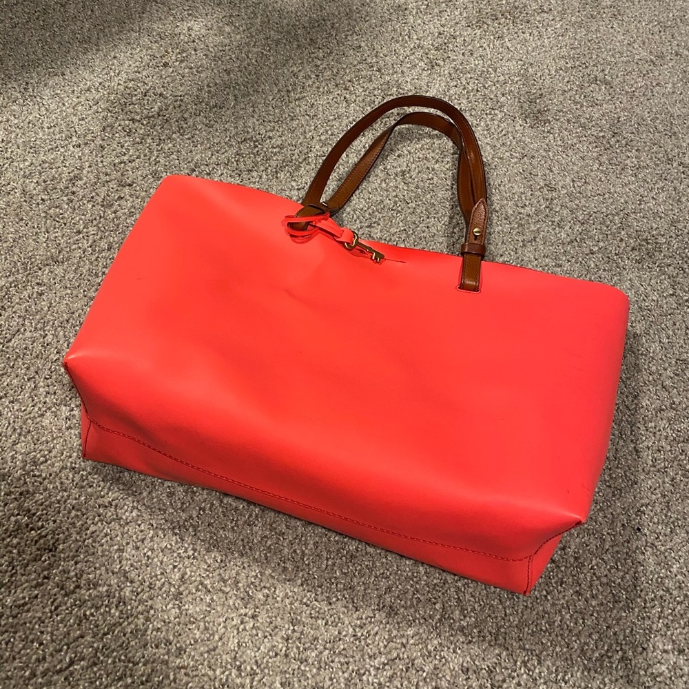 Fossil hand bag